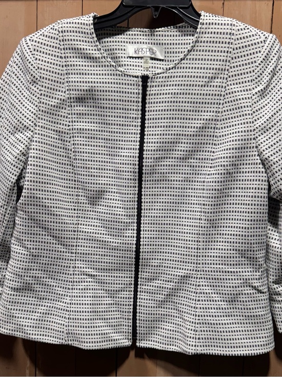 Kasper Jackets & Blazers - NWOT Kasper Black & White Grid Zip-Front Knit Top